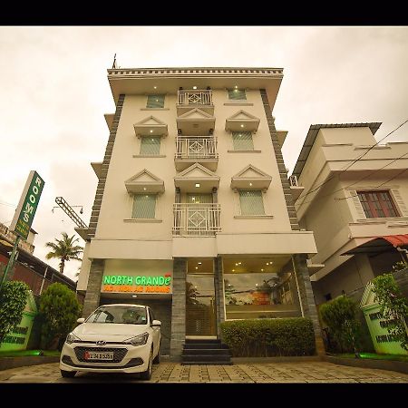 North Grande Hotel Kochi Buitenkant foto